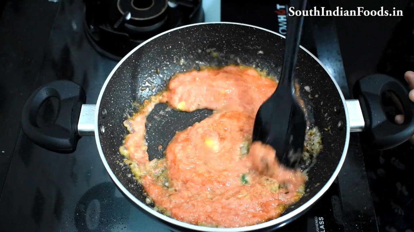 Dahi bhindhi gravy