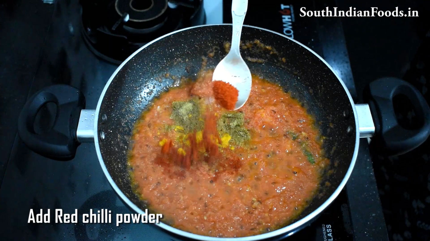 Dahi bhindhi gravy