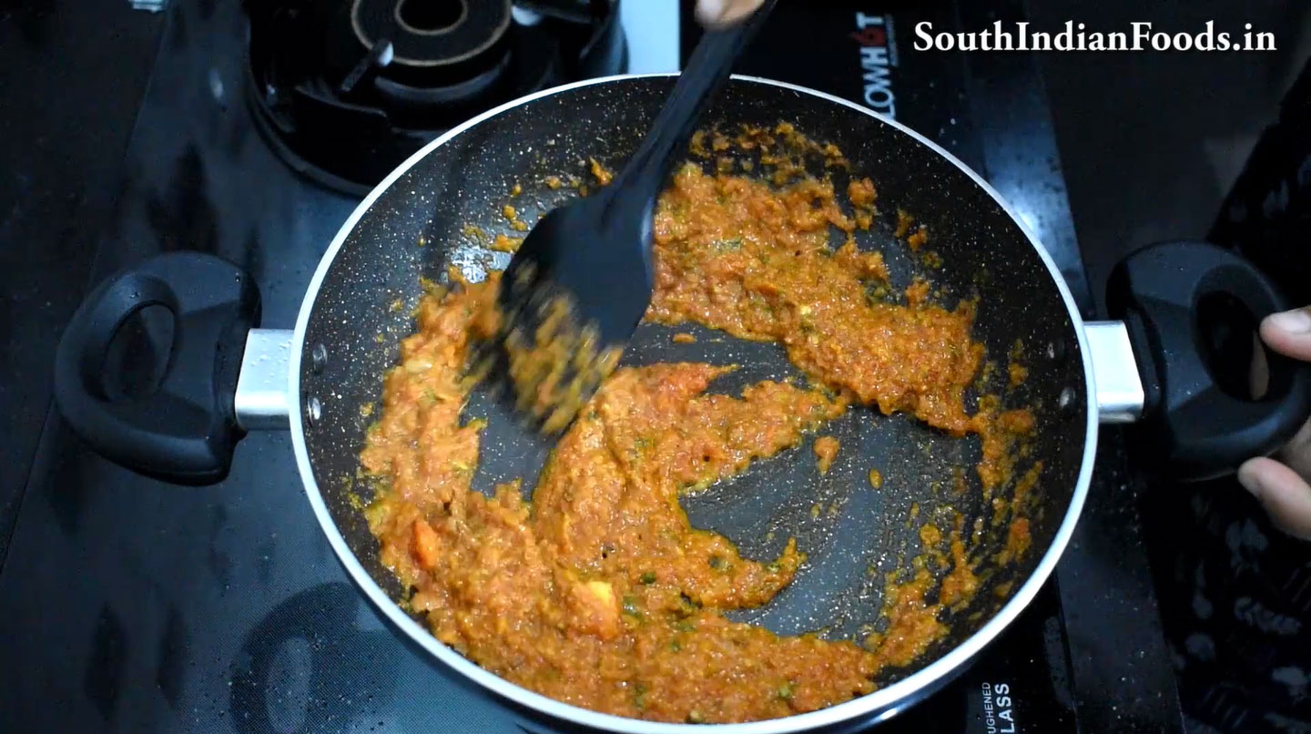 Dahi bhindhi gravy