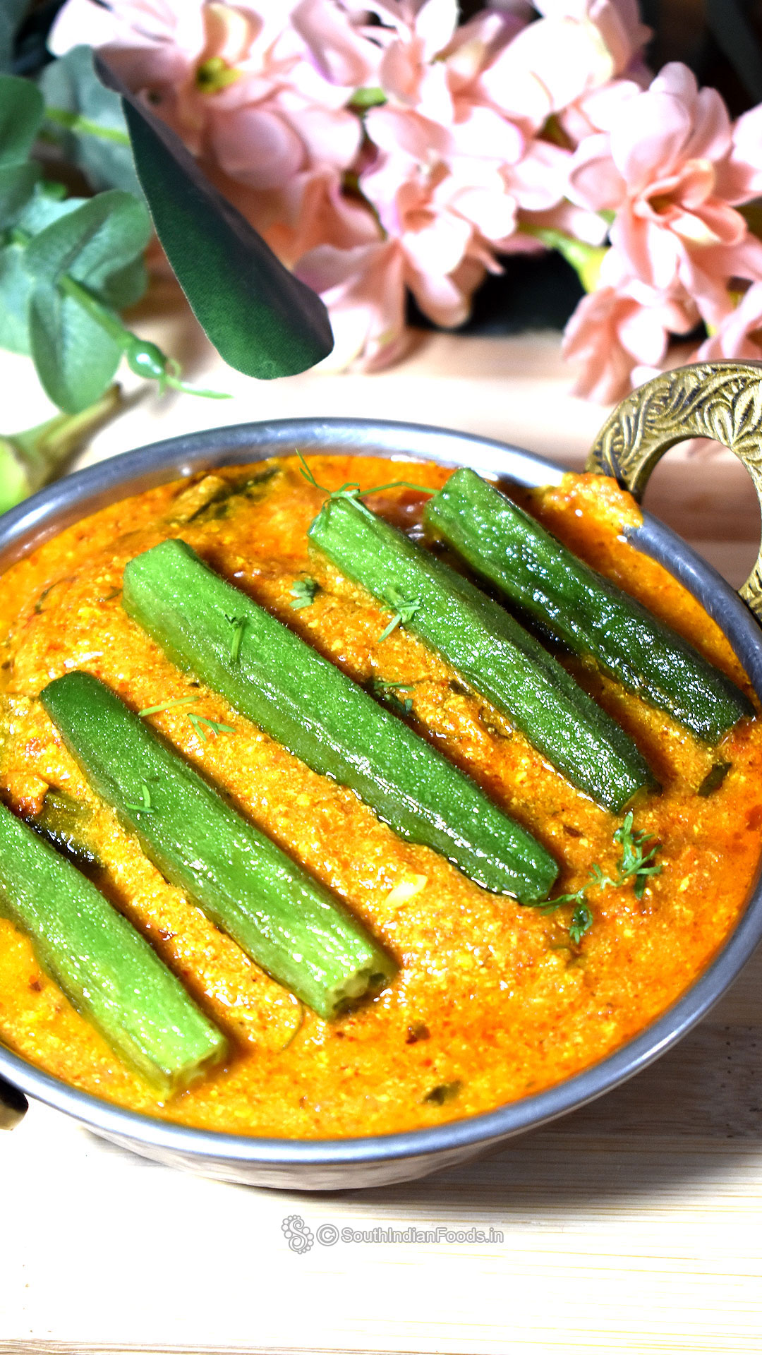 Dahi bhindhi gravy