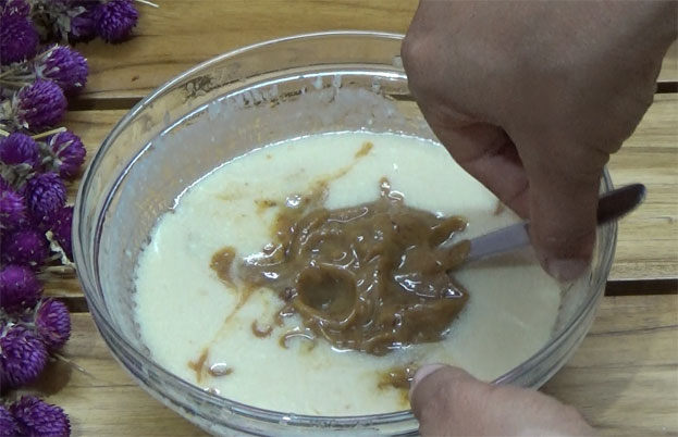 Add dates puree