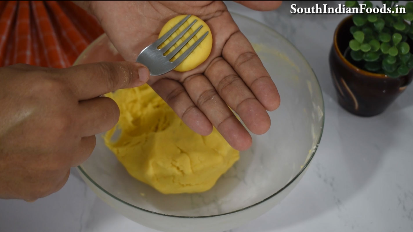 Eggless custard butter cookies