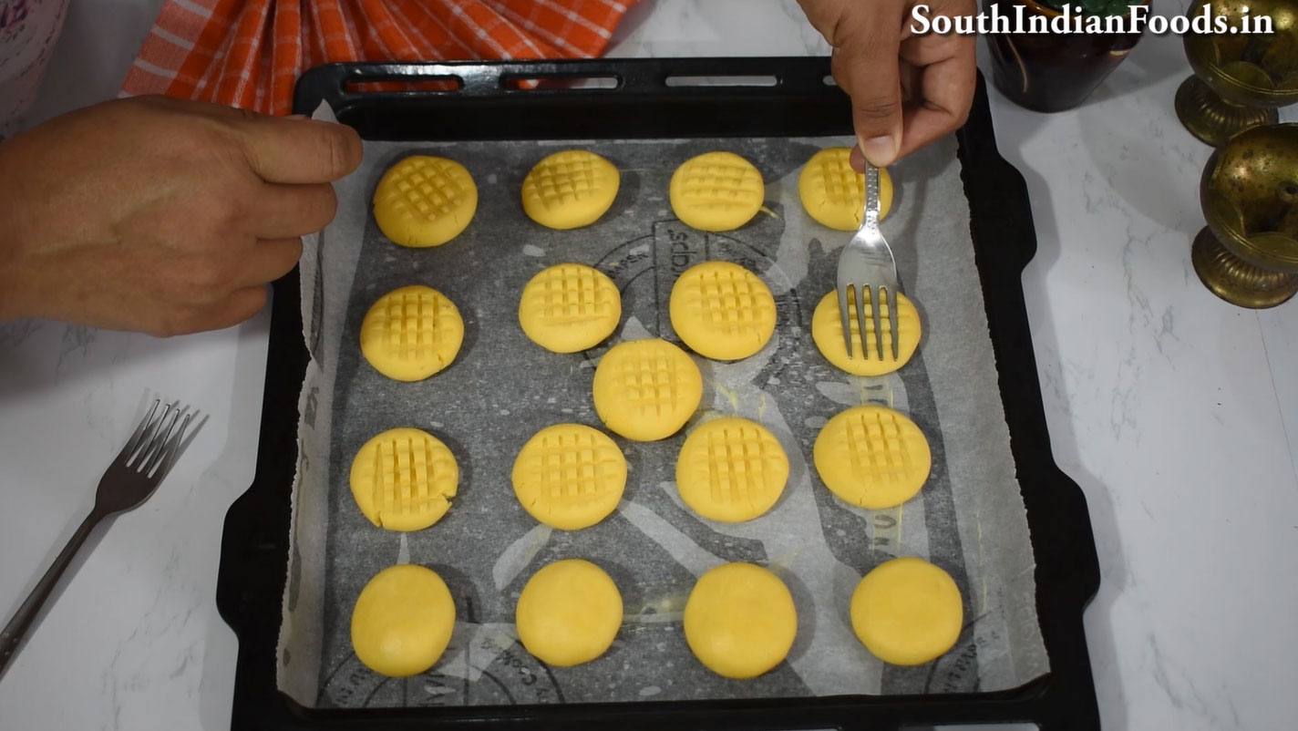 Eggless custard butter cookies