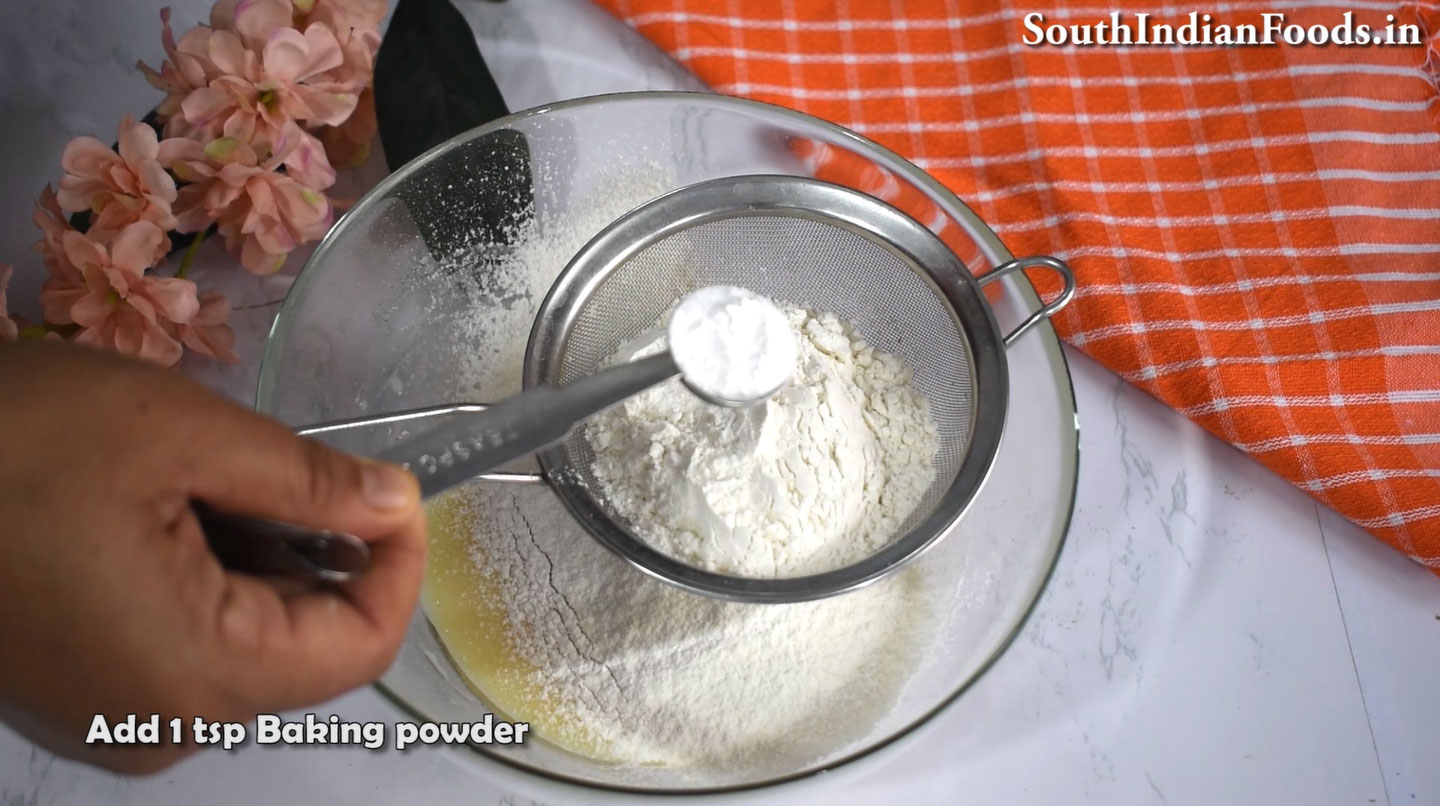 Eggless condensed milk cupcake