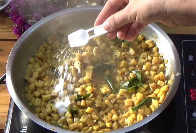 Add salt, cook for 3 min then cut off heat