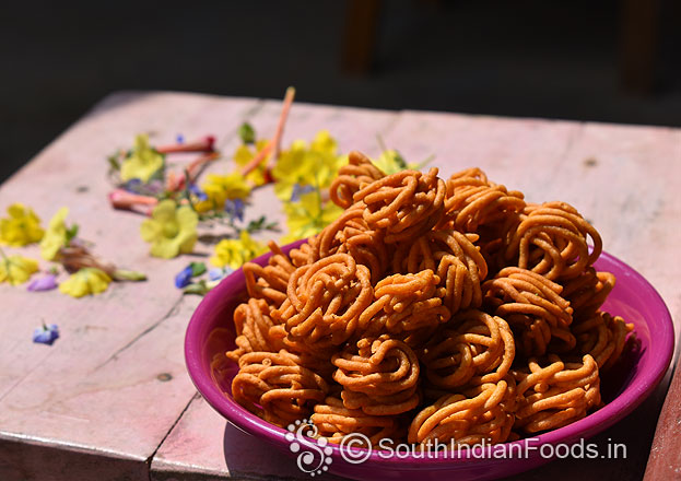 Cripsy chakli with garlic and besan