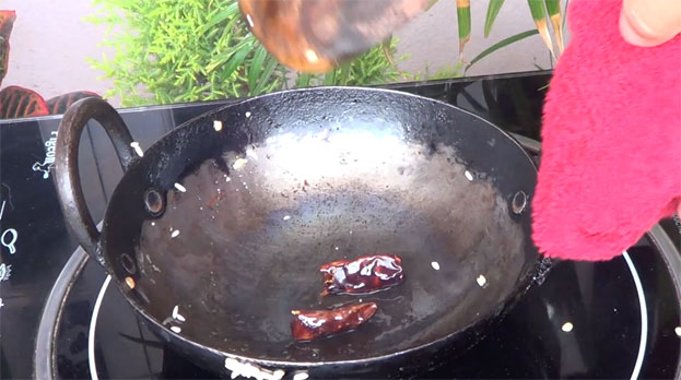 Dry roast dry red chilli