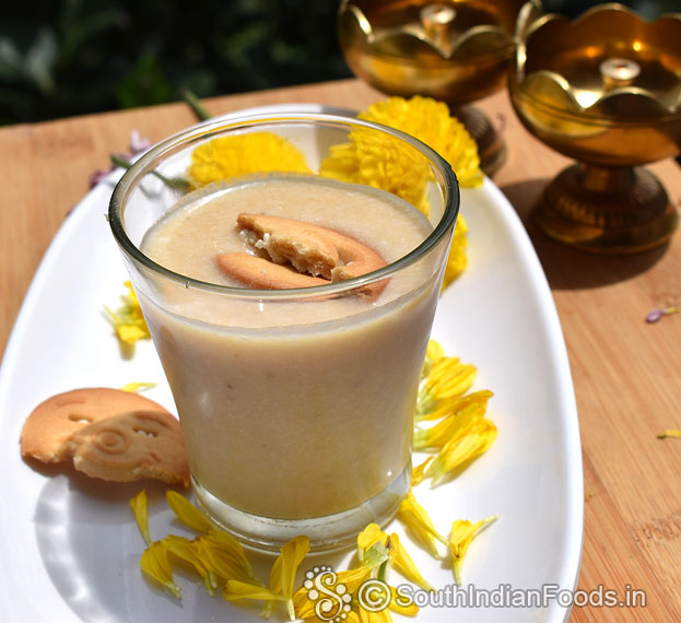 Oreo cookie banana smoothie