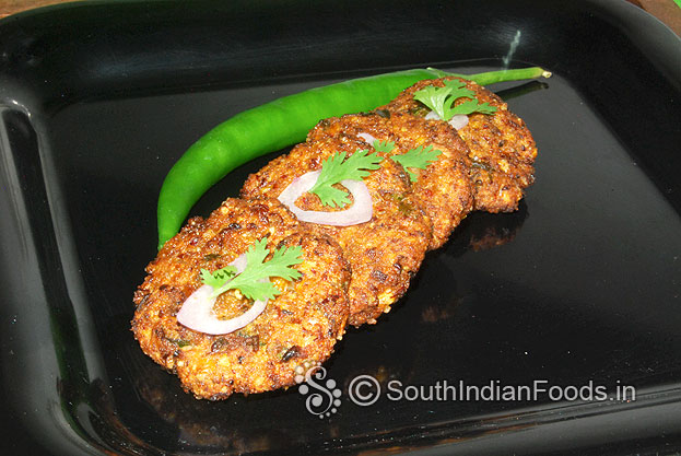 Pachai payaru makka solam vadai
