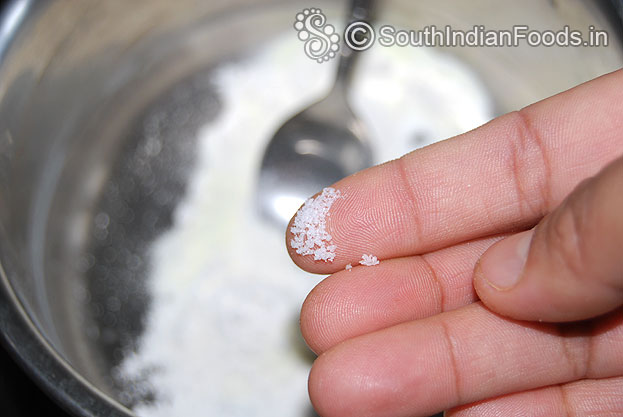 Add pinch of salt mix well