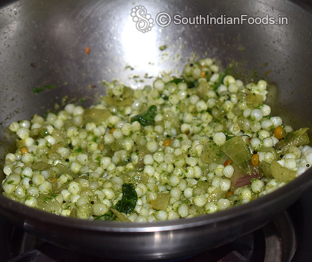 Cover lid, cook for 5 to 8 min, saute in the middle