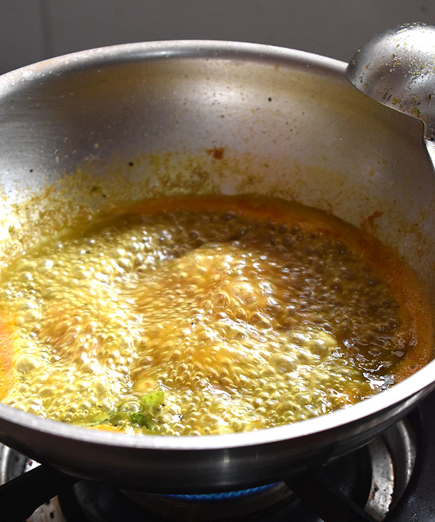 Boil till bubbles appears