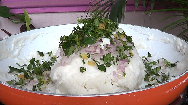 Add curry & coriander leaves