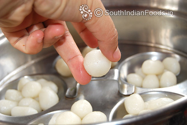 Remove mini kozhukattai from idli steamer