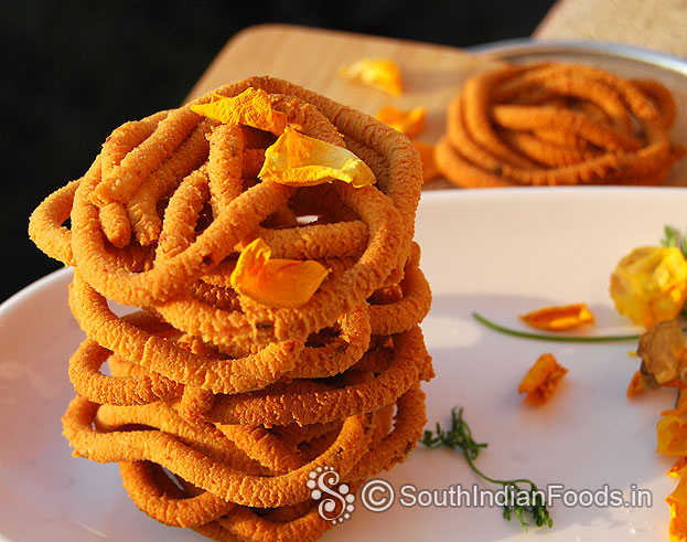 Crispy almond chakli