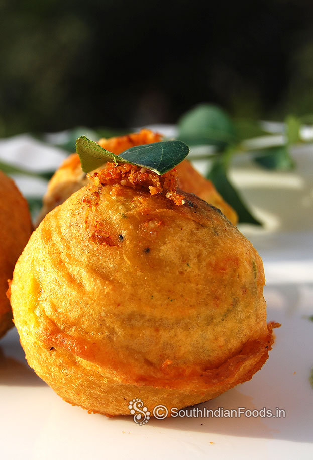 Urulai kizhangu bonda/ potato fritters