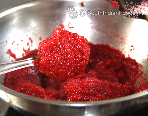Remove lid after 4 min. We can see the beetroot rava kesari texture
