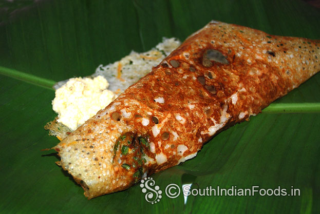 Crispy carrot sooji dosa