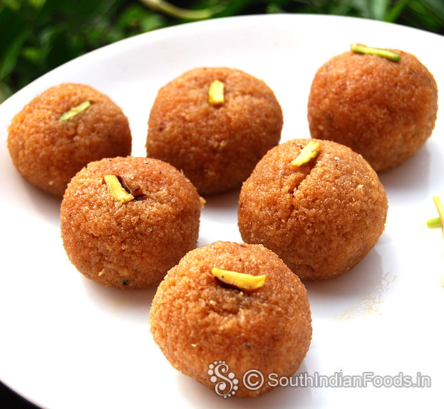 Nariyal gud laddu