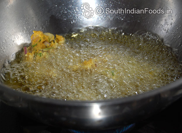 Deep fry pakodas