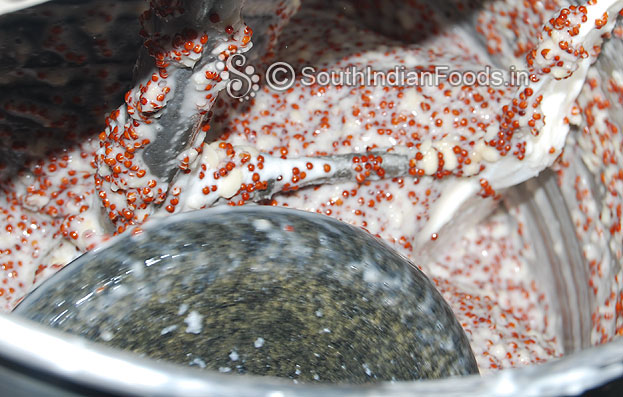 Put urad dal & whole ragi in grinder grind well.