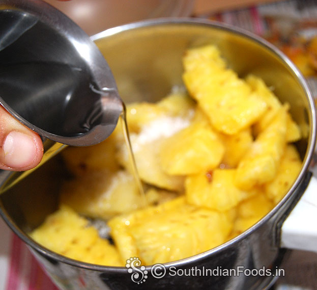 Add 1 glass of water, grind to smooth puree