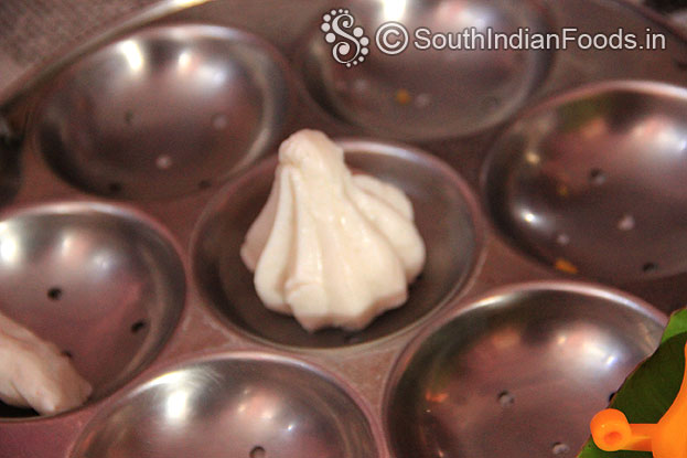 Place modak in an idli plates