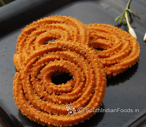 Besan chakli