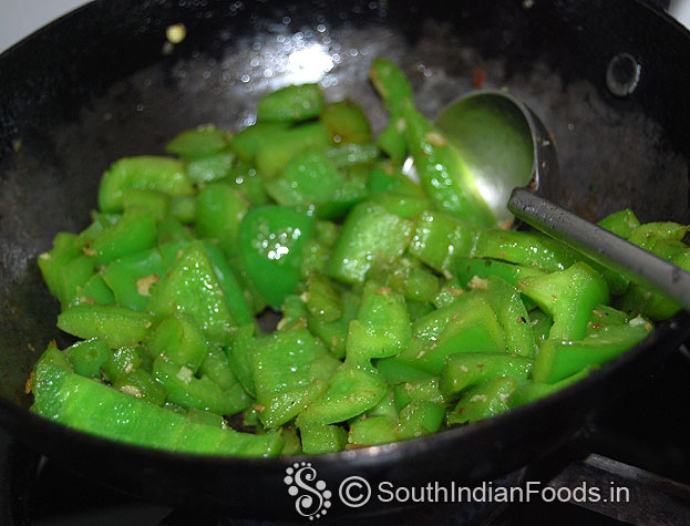 Saute capsicum