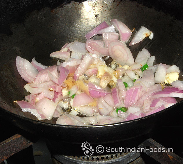Heat 1 tbsp oil in a pan, add onion, ginger, garlic, green chilli, saute