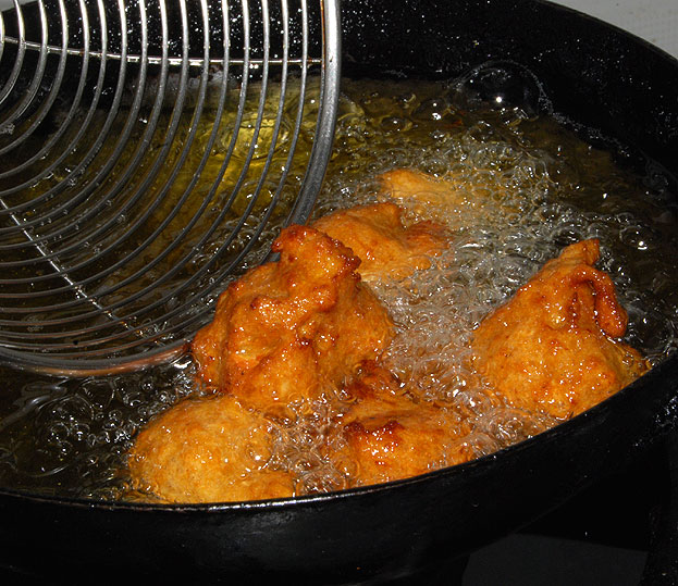 Heat oil, drop iit in hot oil, deep fry till crisp