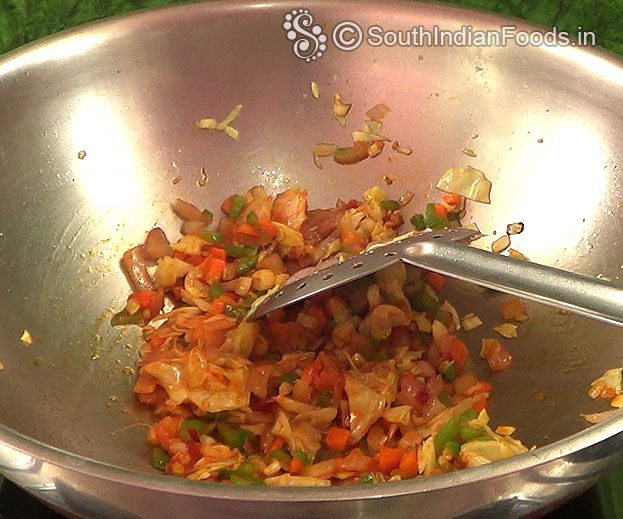 Soaked thattai payaru / cowpea