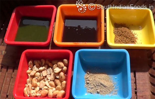 Green chutney, sweet tamarind chutney, roasted cumin powder, chat masala, roasted groundnut