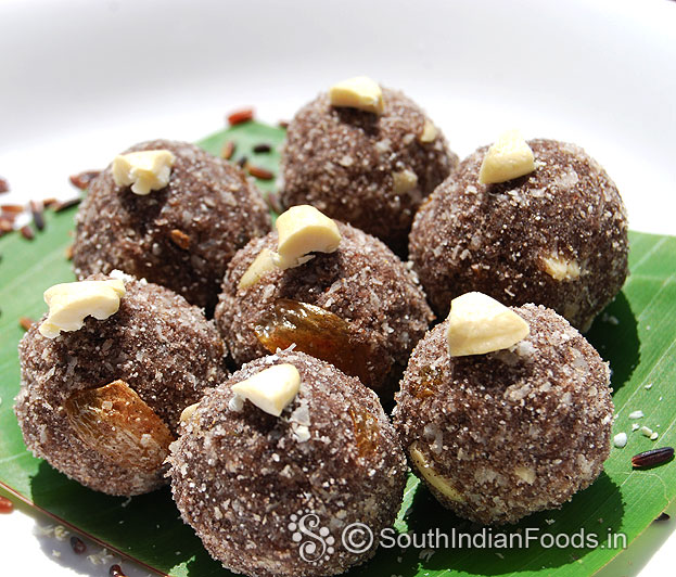 Kavuni rice laddu