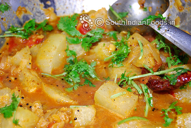 Sprinkle chopped coriander leaves