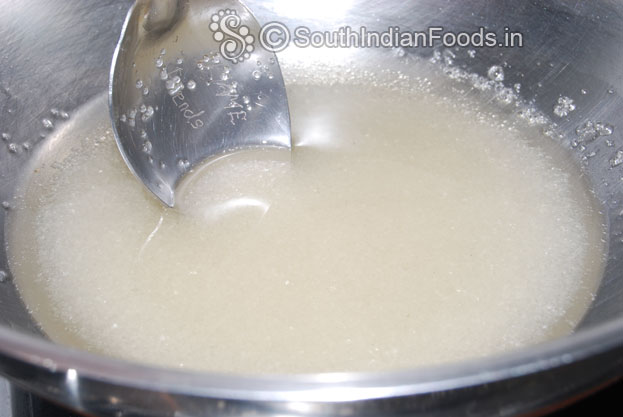 Heat pan with water & sugar, prepare sugar coating, stir well.