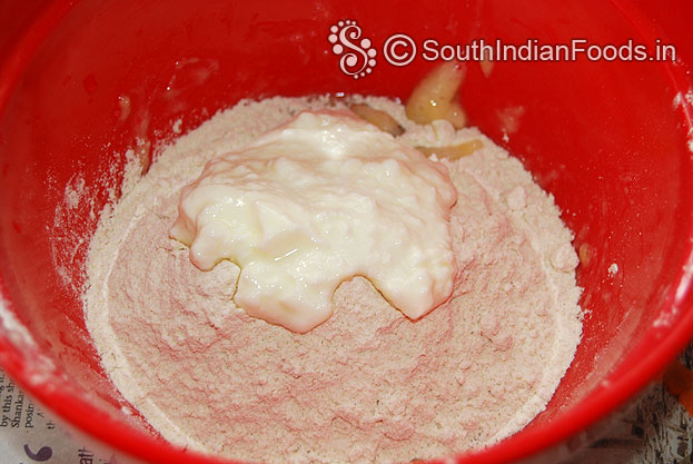 Add 2 tbsp of curd
