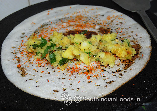 Add potato masala