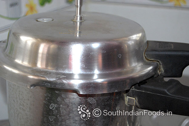 Cover lid, leave it for 1 min, then shake gently