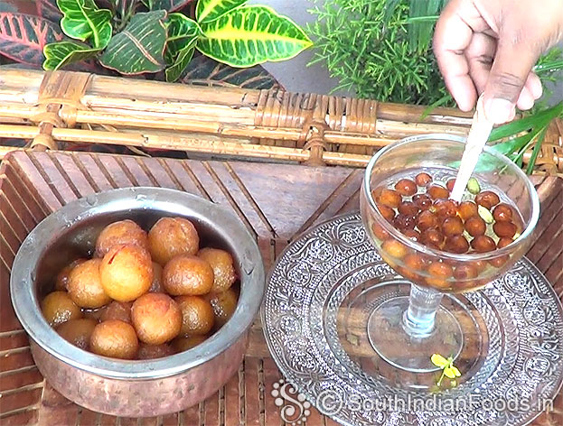 Tiny gulab jamun ready.