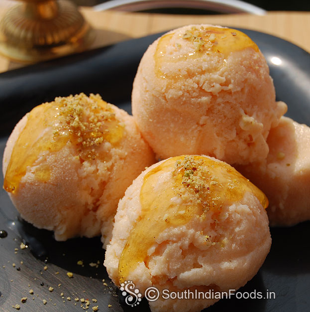 Muskmelon ice cream with honey