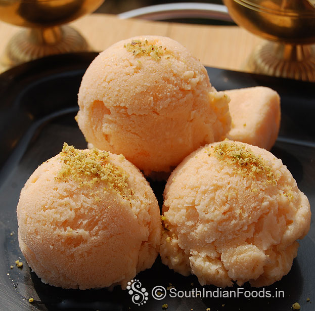 Homemade muskmelon ice cream