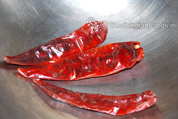 Dry roasted red chilli