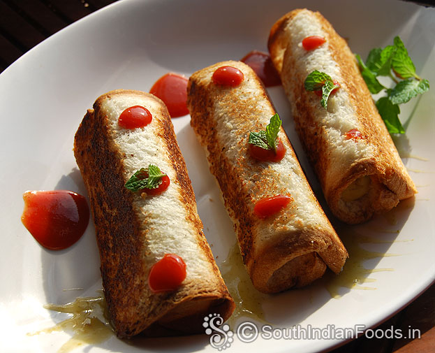 Serve hot with green chilli or tomato sauce