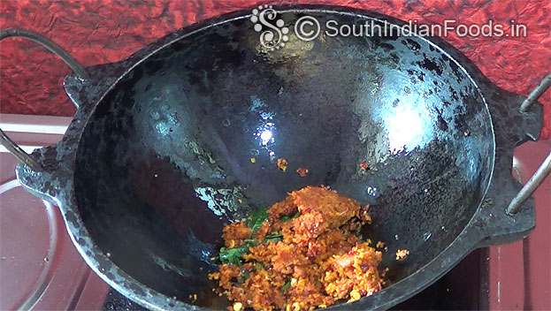 Add ground red chilli mixture
