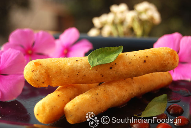 Drain on absorbent paper, serve hot with tomato chilli sauce