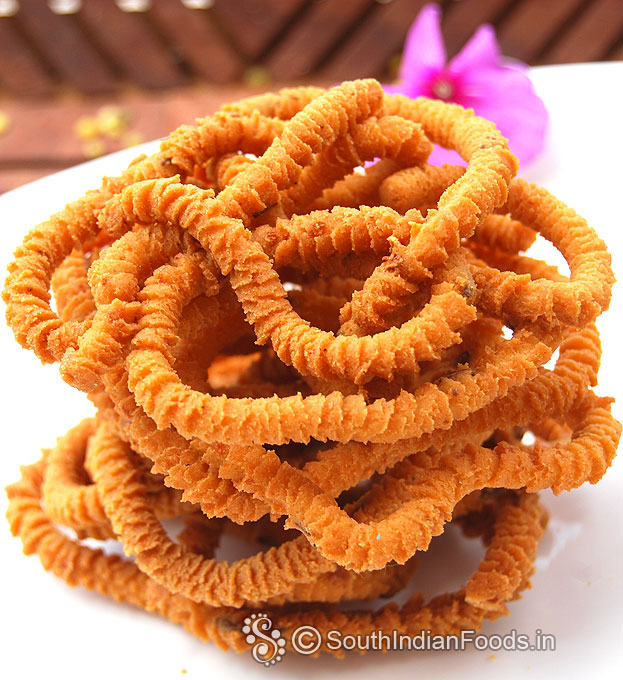 Crispy aloo chakli ready
