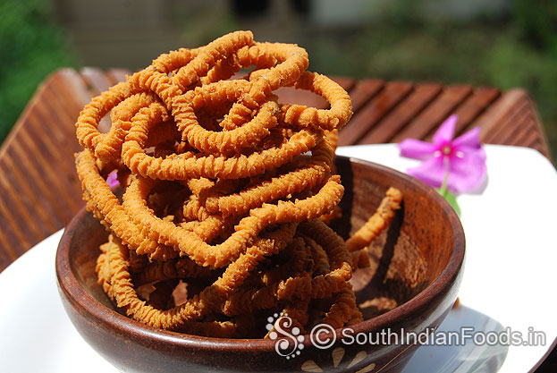 Urulaikizhangu murukku