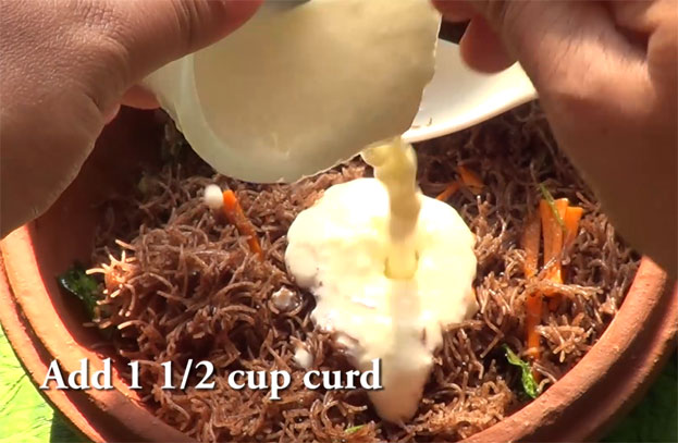 Add curd, mix well