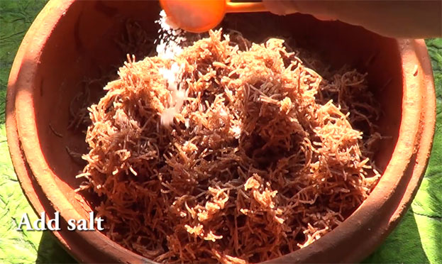 Add steamed ragi semiya, salt mix well